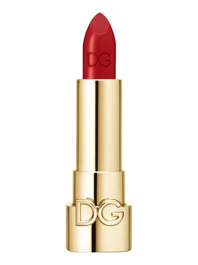 Discover D&G Juicy Strawberry 623. A vibrant berry-red matte lipstick with a creamy, second-skin feel. High-pigment Italian luxury for a bold pout.